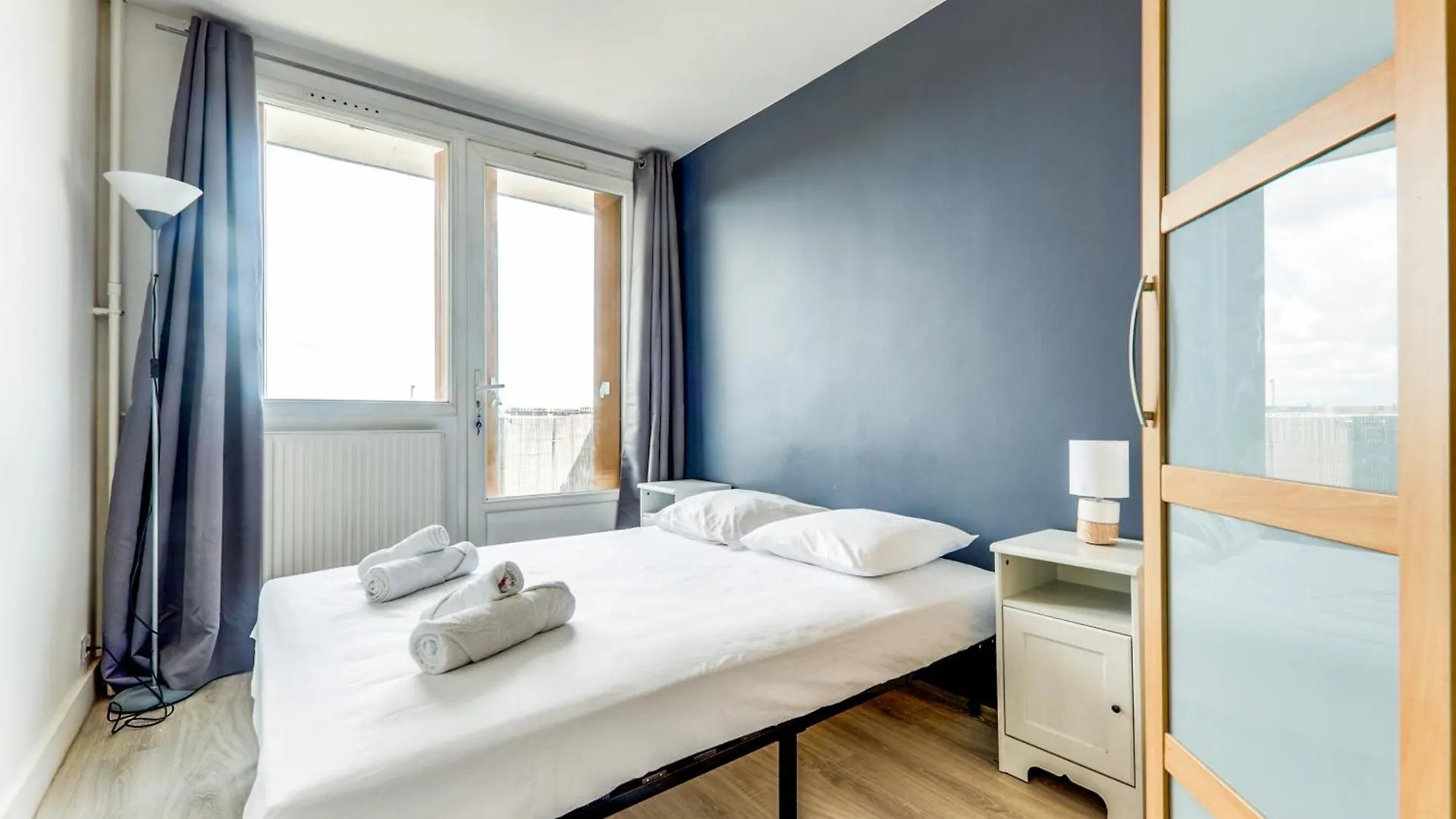 Appartement Avec Balcon Vue Degagee Paris Apartment