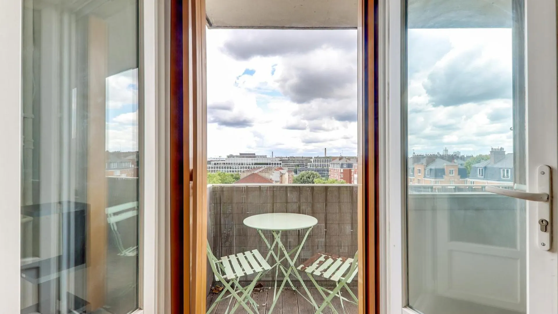 Appartement Avec Balcon Vue Degagee Paris 0*,  France